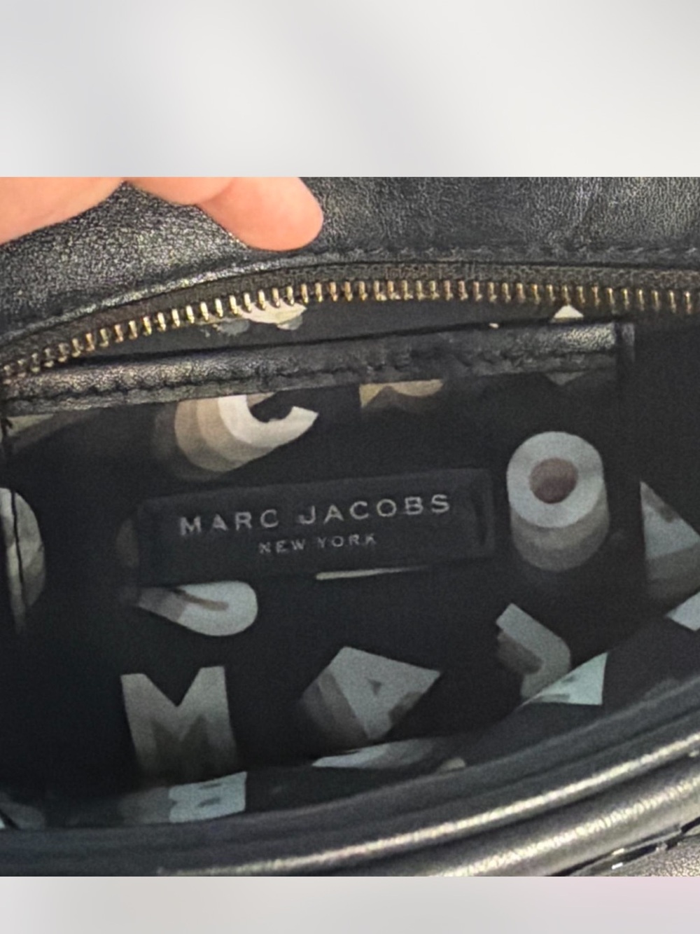 Marc Jacobs Black Leather Logo crossbody Bag - Picture 11 of 11